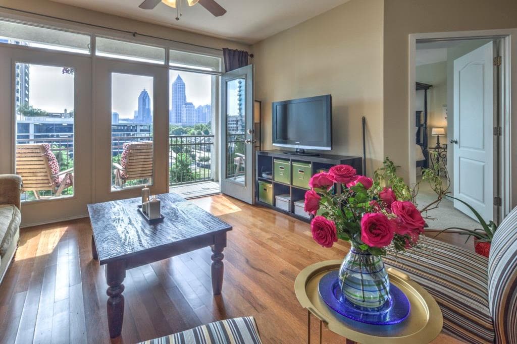 2 bedroom, 1,263 sq ft condominium sold at 390 17th Street 5047, Atlanta, GA 30363