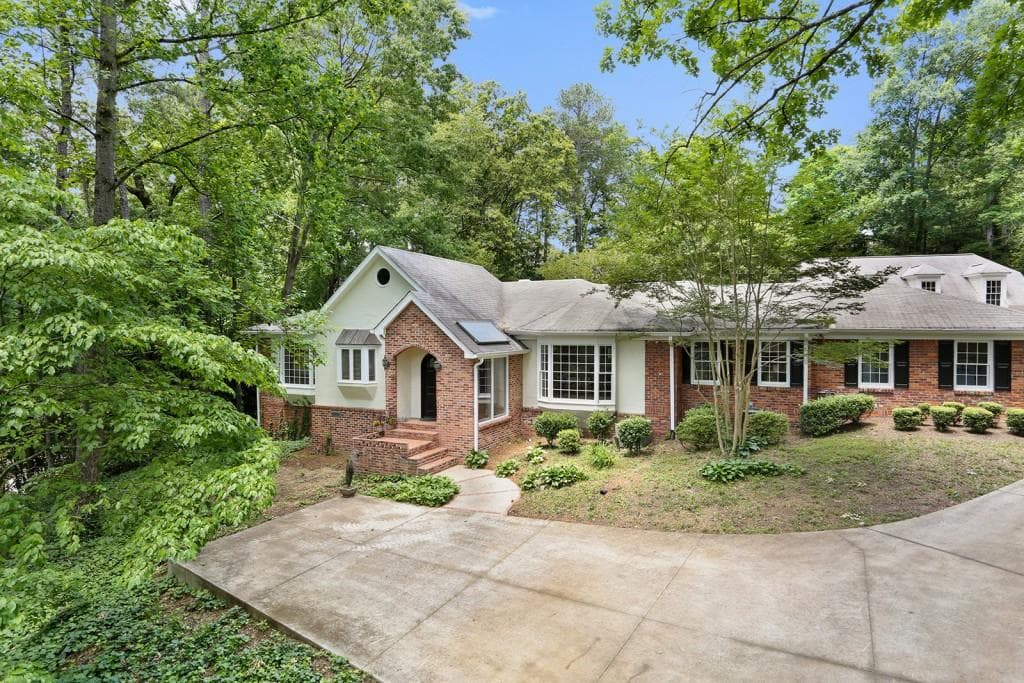 5 bedroom single family residence sold at 1037 Swathmore Drive, Atlanta, GA 30327