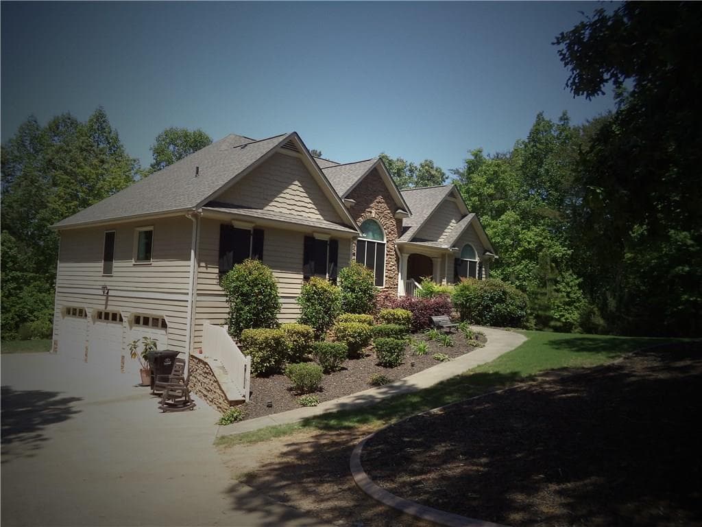 4 bedroom, 2,074 sq ft single family residence sold at 1579 Mount Carmel Church Lane, Canton, GA 30114