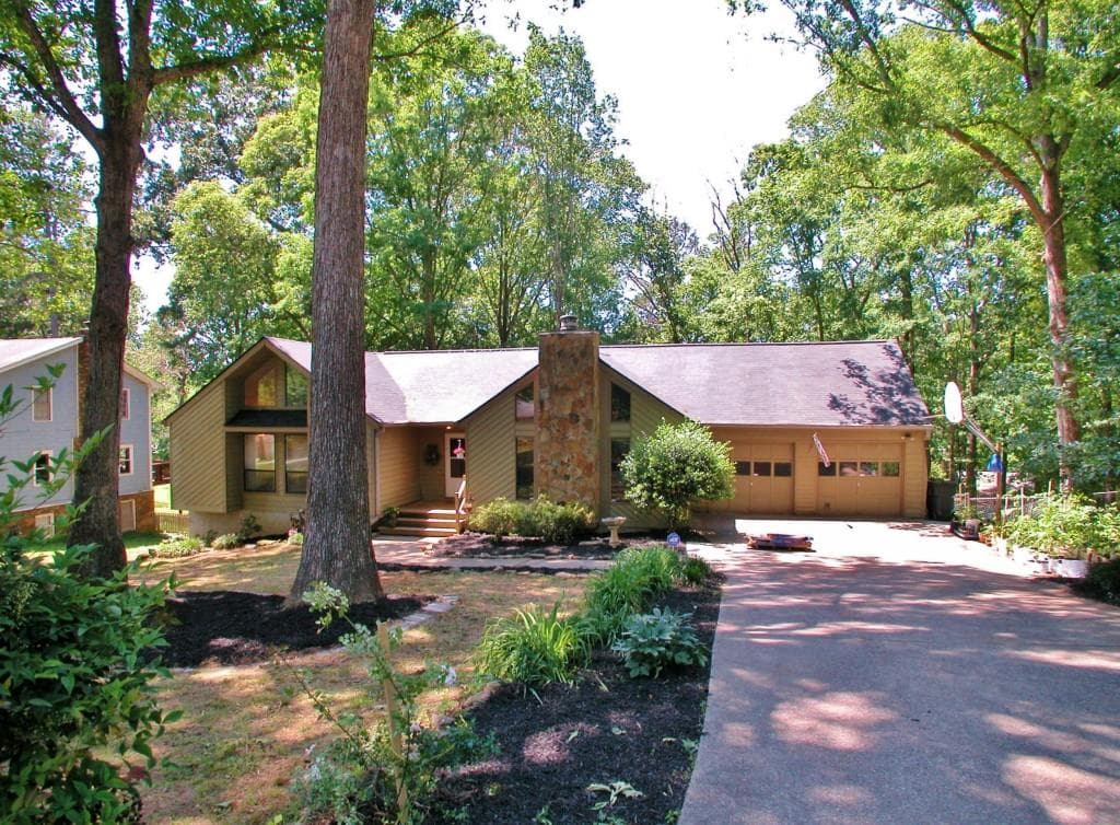 2857 Rosemont Drive, Lawrenceville, GA 30044 — most recent listing photo