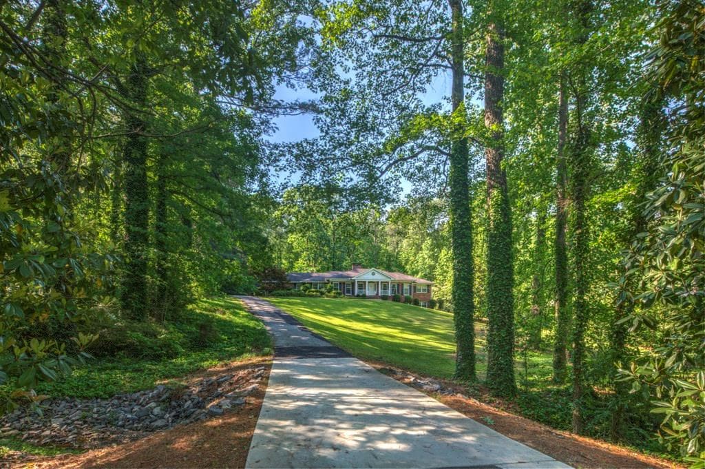 single family residence sold at 468 Londonberry Road, Atlanta, GA 30327