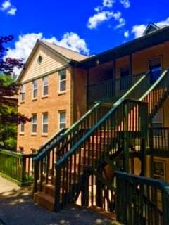 3 bedroom, 1,405 sq ft condominium sold at 204 Brittany Court, Duluth, GA 30096