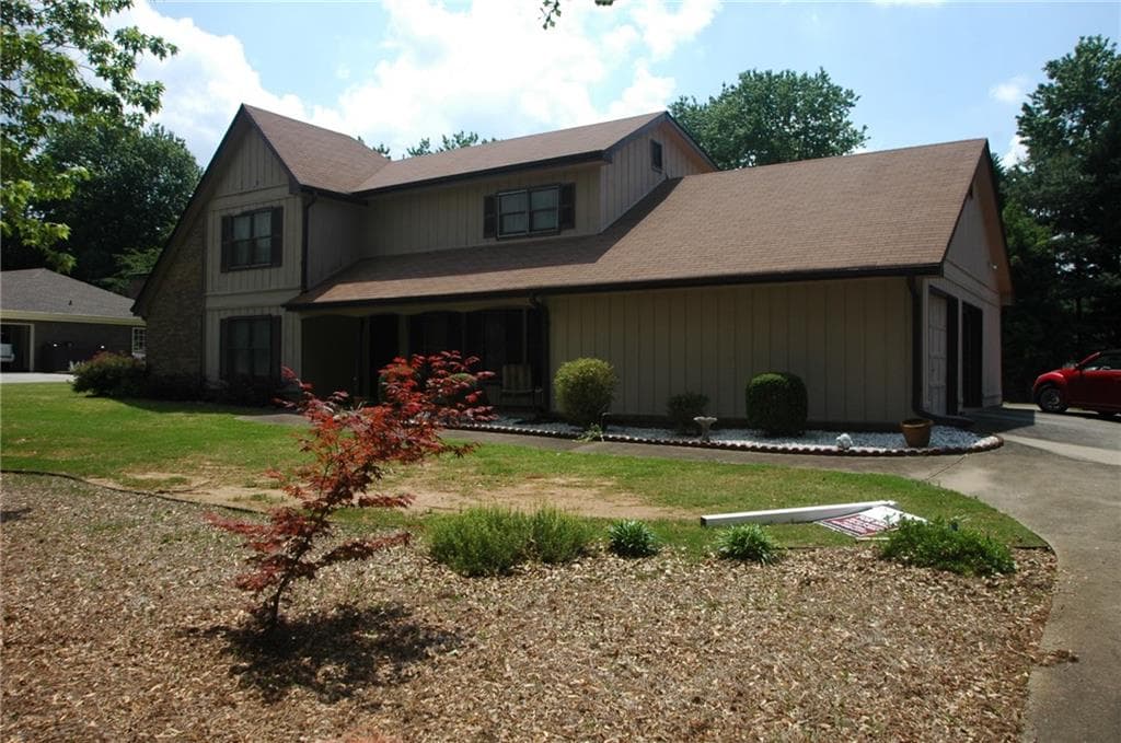 490 Saddle Lake Drive, Roswell, GA 30076 — most recent listing photo