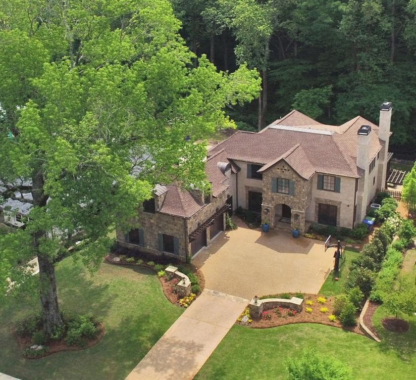 6 bedroom, 6,500 sq ft single family residence sold at 927 Wildwood Road, Atlanta, GA 30324