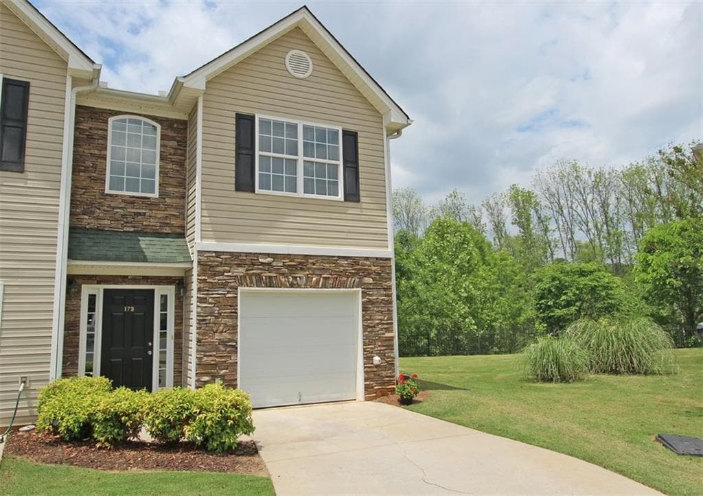 173 Creekwood Drive, Woodstock, GA 30188 — most recent listing photo