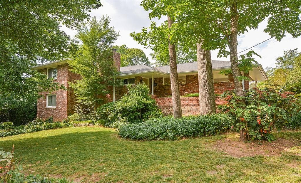 4 bedroom, 1,578 sq ft single family residence sold at 2381 Caladium Drive, Atlanta, GA 30345