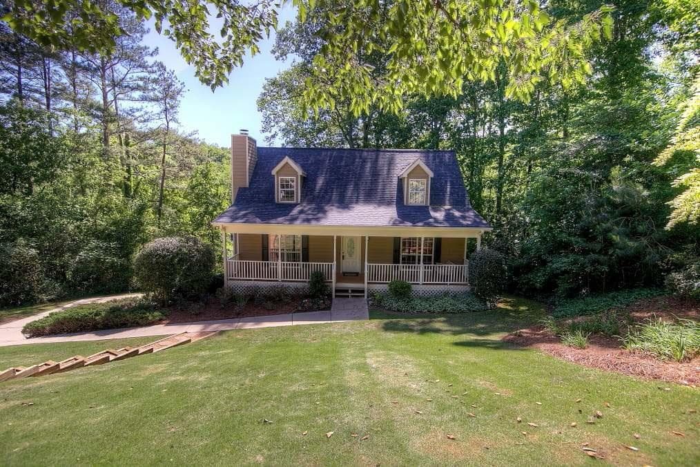 3 bedroom, 1,988 sq ft single family residence sold at 1041 Smithwyck Drive, Canton, GA 30115