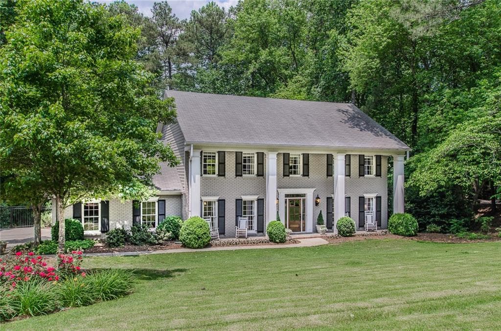 925 Riverside Trace, Sandy Springs, GA 30328 — most recent listing photo