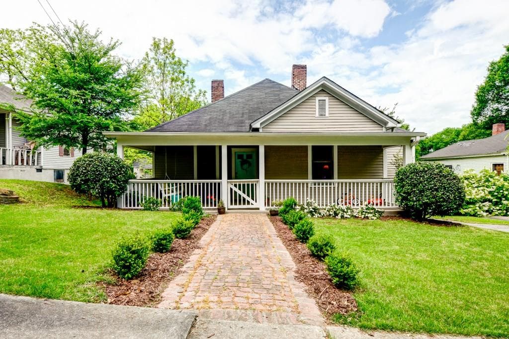 1910 Whittier Avenue, Atlanta, GA 30318 — most recent listing photo