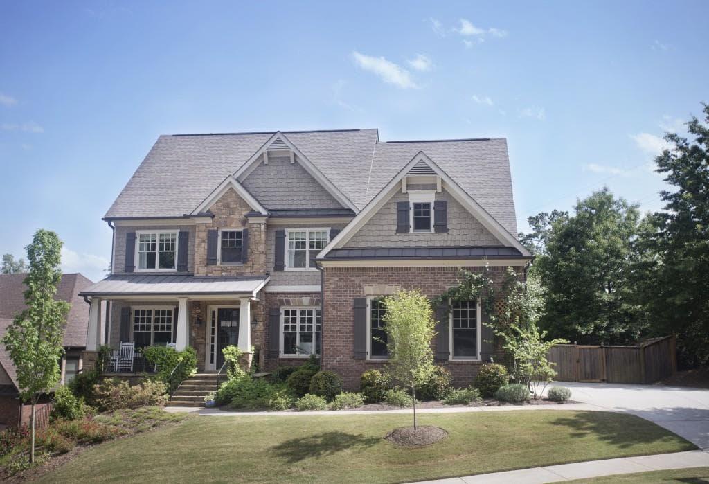 5 bedroom, 3,658 sq ft single family residence sold at 1010 Carmichle Court, Roswell, GA 30075