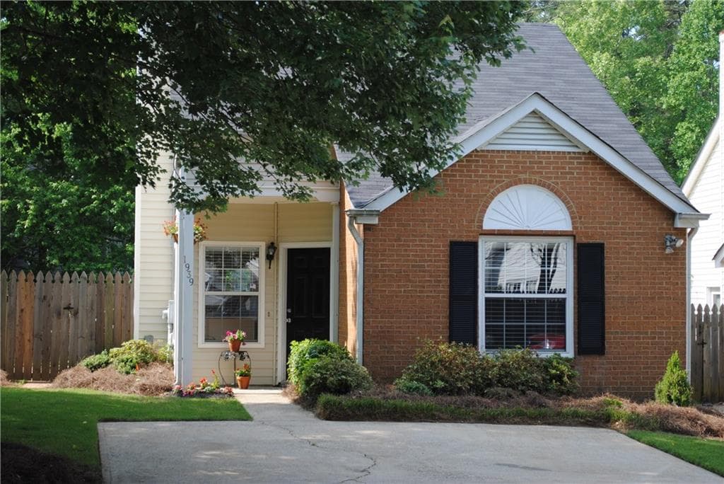 2 bedroom single family residence sold at 1939 Brittania Circle, Woodstock, GA 30188
