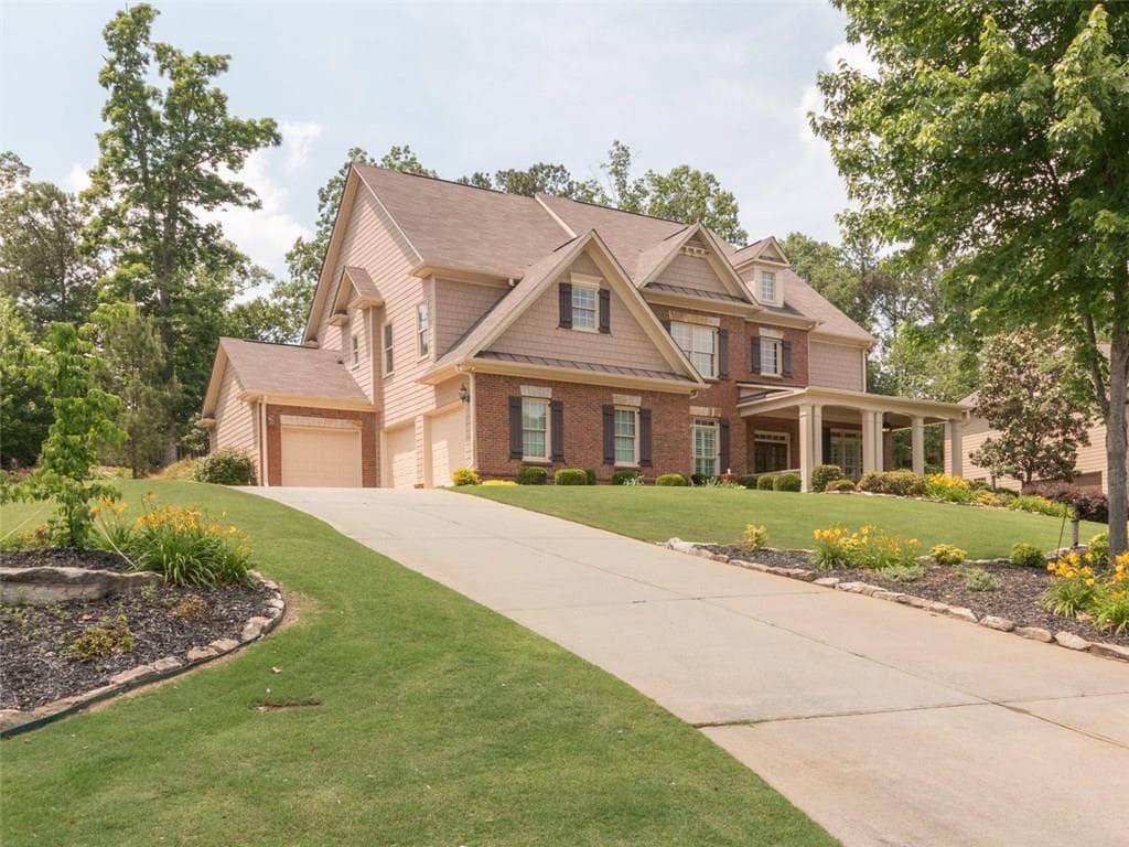 5 bedroom, 3,729 sq ft single family residence sold at 2240 Saxony Trace, Alpharetta, GA 30005