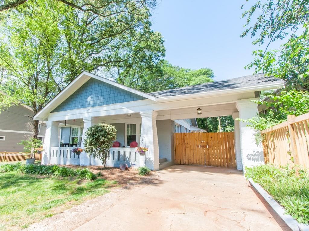 3 bedroom, 2,200 sq ft single family residence sold at 49 E Lake Drive, Atlanta, GA 30317