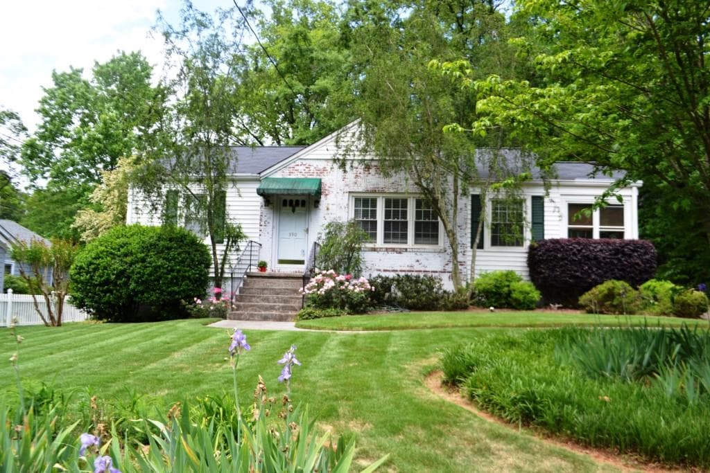 390 Maple Avenue, Marietta, GA 30064 — most recent listing photo