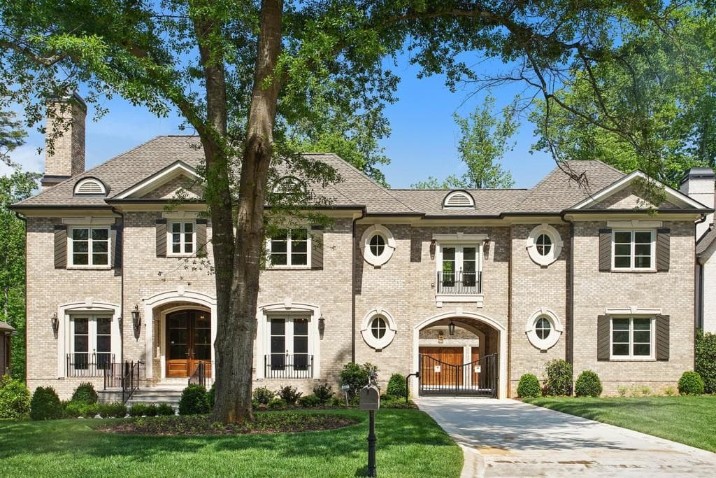 5 bedroom, 6,000 sq ft single family residence sold at 215 Rivermere Way, Atlanta, GA 30350