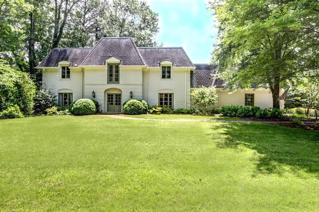 5 bedroom, 5,297 sq ft single family residence sold at 2968 Rivermeade Drive, Atlanta, GA 30327