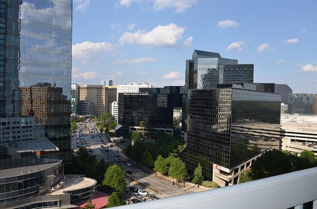 1 bedroom, 789 sq ft condominium sold at 3324 Peachtree Road 1207, Atlanta, GA 30326