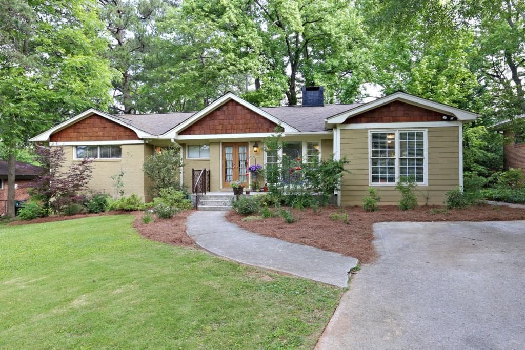 4 bedroom, 1,863 sq ft single family residence sold at 3288 Majestic Circle, Avondale Estates, GA 30002