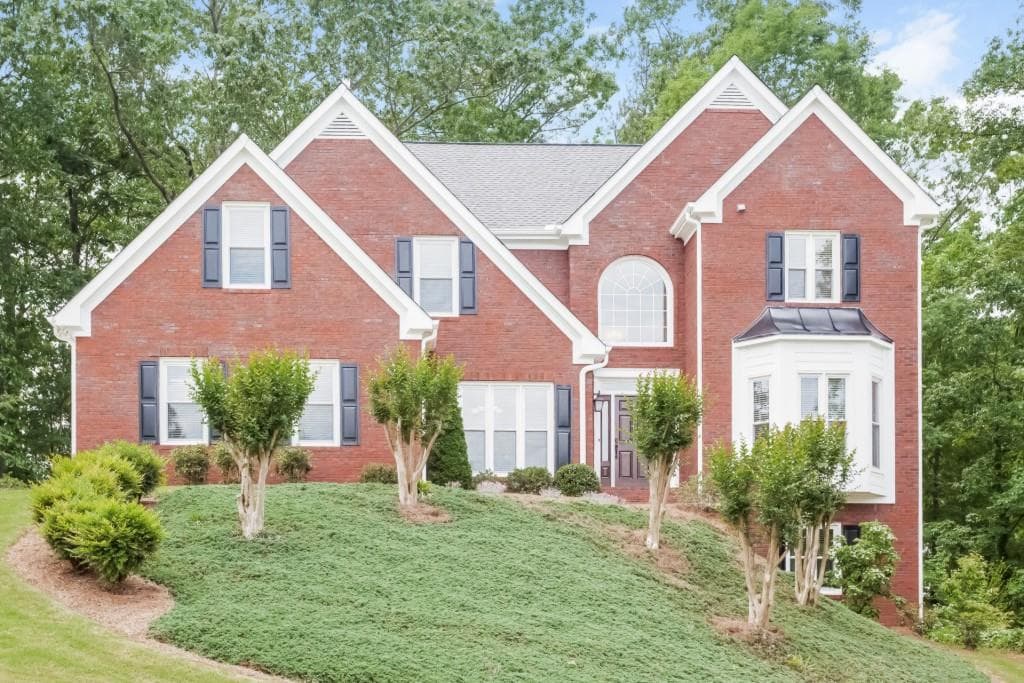 5 bedroom, 3,618 sq ft single family residence sold at 6085 Braidwood Bend, Acworth, GA 30101