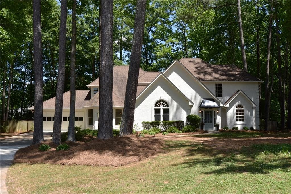 4 bedroom, 3,530 sq ft single family residence sold at 160 Watermill Falls, Alpharetta, GA 30004