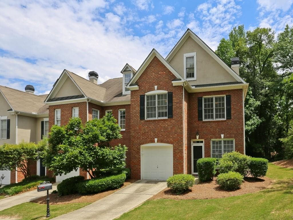 3 bedroom, 2,522 sq ft townhouse sold at 2310 Longcourt Way 2310, Atlanta, GA 30339