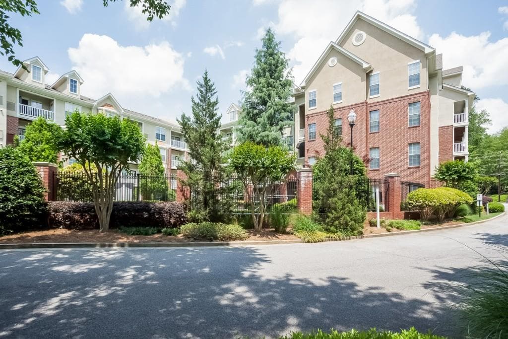 1 bedroom, 864 sq ft condominium sold at 1332 Westchester Ridge 1332, Atlanta, GA 30329
