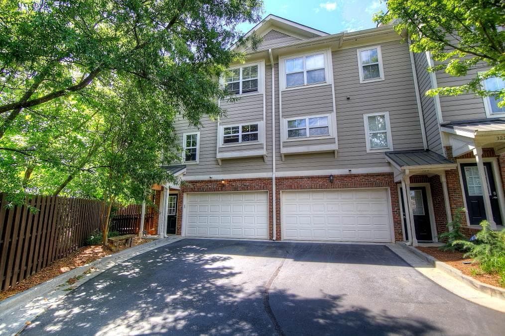 2 bedroom, 1,172 sq ft townhouse sold at 331 Carlyle Park Drive 331, Atlanta, GA 30307