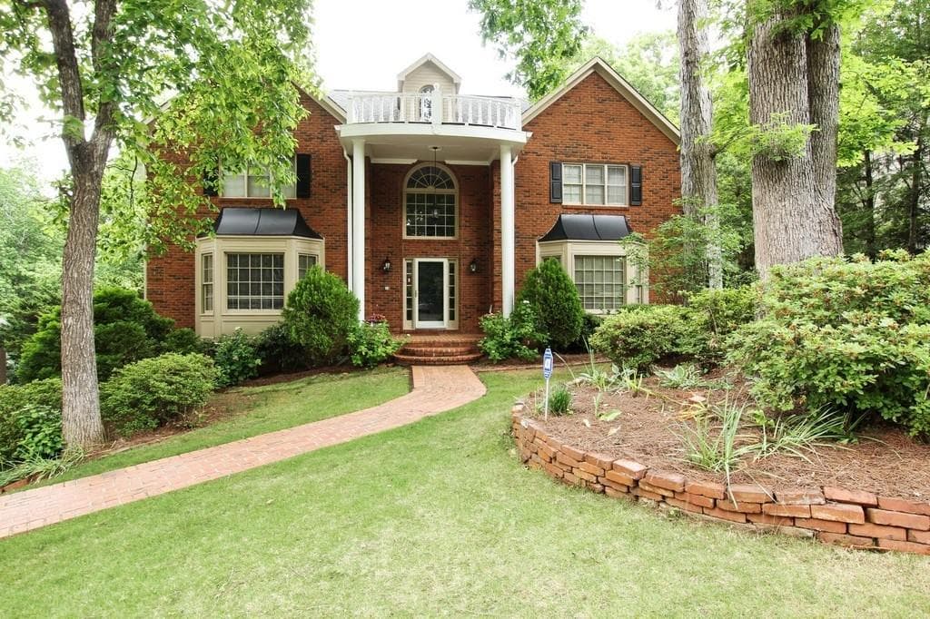 4 bedroom, 3,296 sq ft single family residence sold at 5651 Brookstone Drive, Acworth, GA 30101