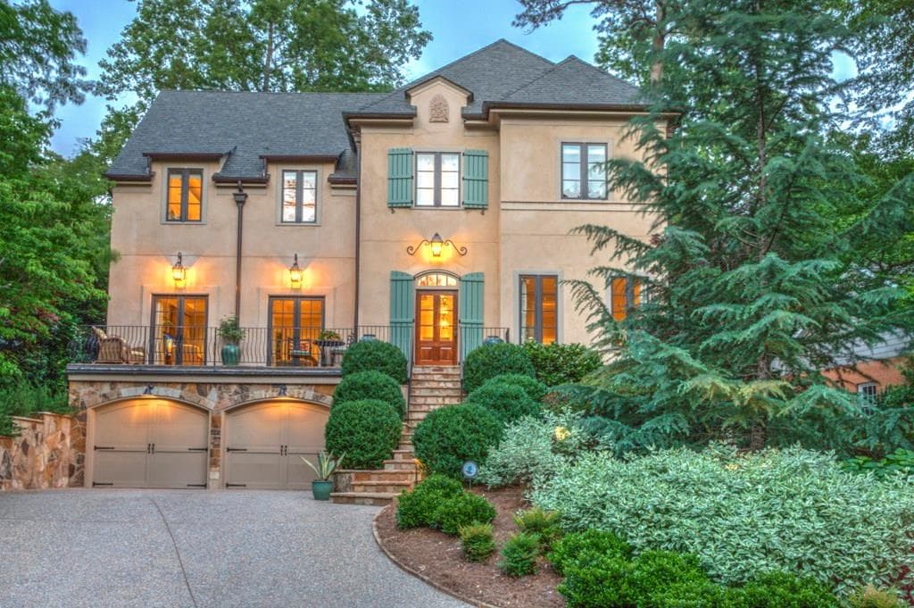 5 bedroom, 5,115 sq ft single family residence sold at 2611 Winslow Drive, Atlanta, GA 30305