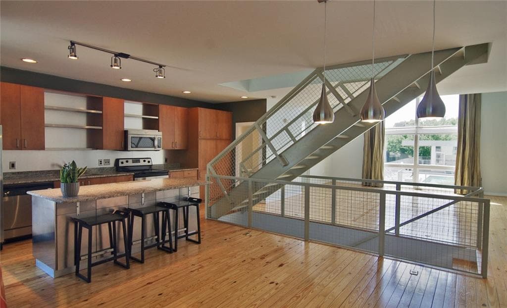 2 bedroom, 1,833 sq ft townhouse sold at 1290 Mackintosh Park, Atlanta, GA 30318