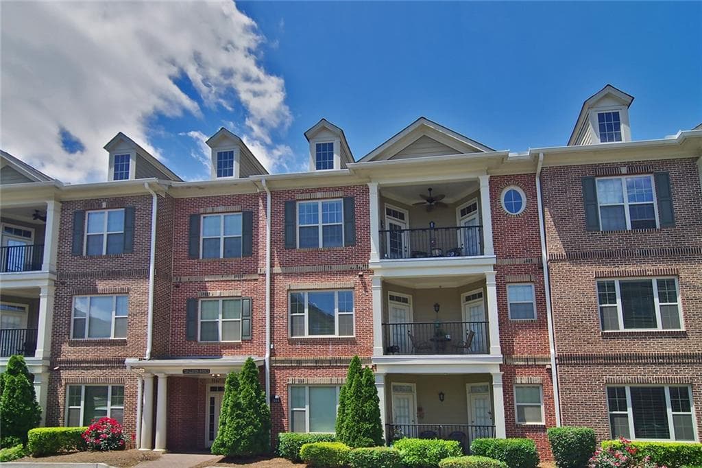 2 bedroom, 1,246 sq ft condominium sold at 7265 Glisten Avenue 126, Atlanta, GA 30328