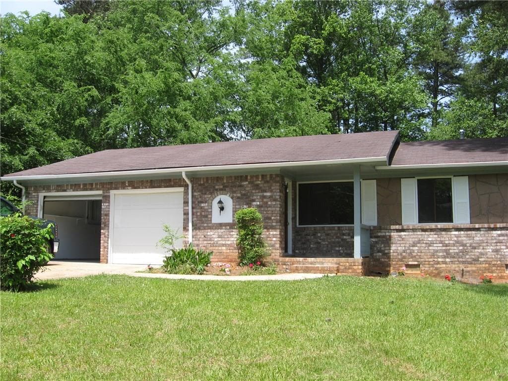 3 bedroom single family residence sold at 1208 COUNTRY PINE Drive, Ellenwood, GA 30294