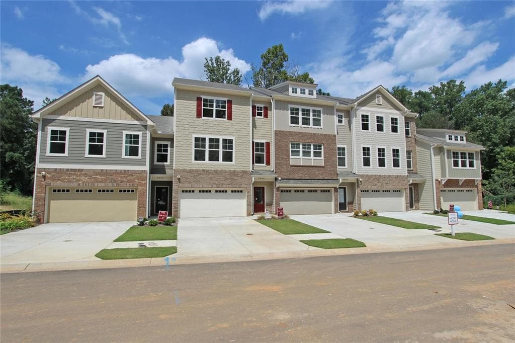 2821 White Oak Lane, Decatur, GA 30032 — most recent listing photo