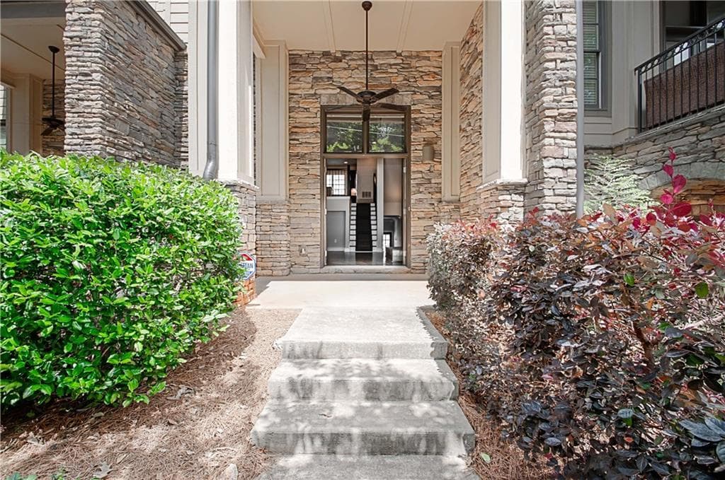 3 bedroom, 2,274 sq ft townhouse sold at 255 Southerland Terrace 103, Atlanta, GA 30307
