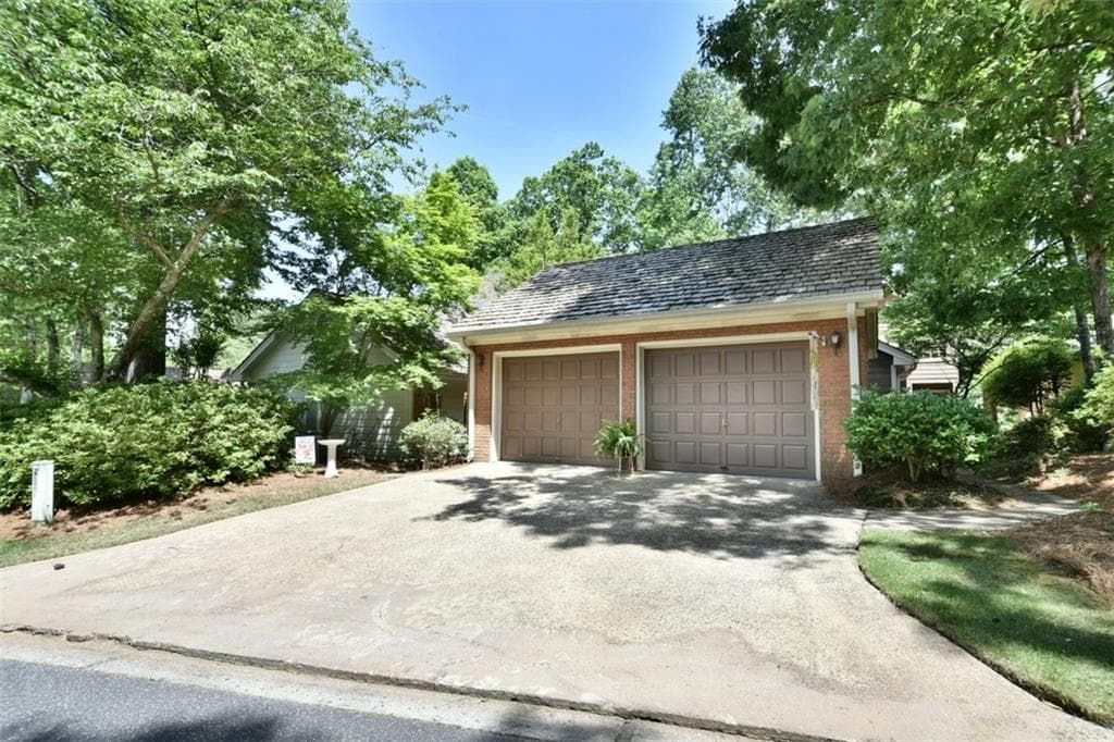 2595 Camden Glen Court, Roswell, GA 30076 — most recent listing photo