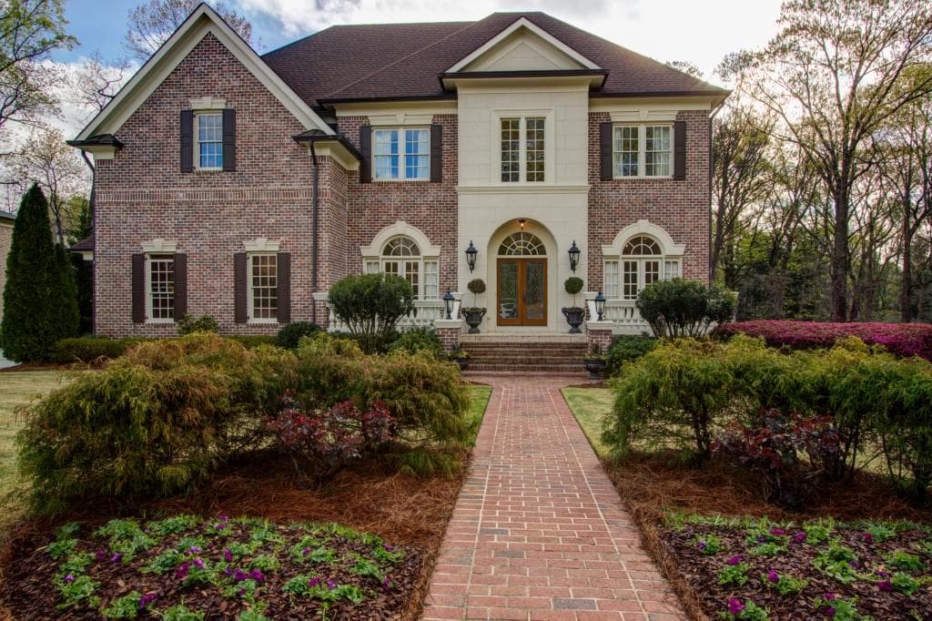 6 bedroom single family residence sold at 375 Laurel Chase Court, Sandy Springs, GA 30327