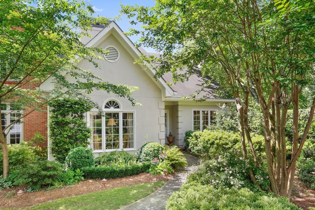 4 bedroom, 2,446 sq ft townhouse sold at 13 Paces West Drive 0, Atlanta, GA 30327
