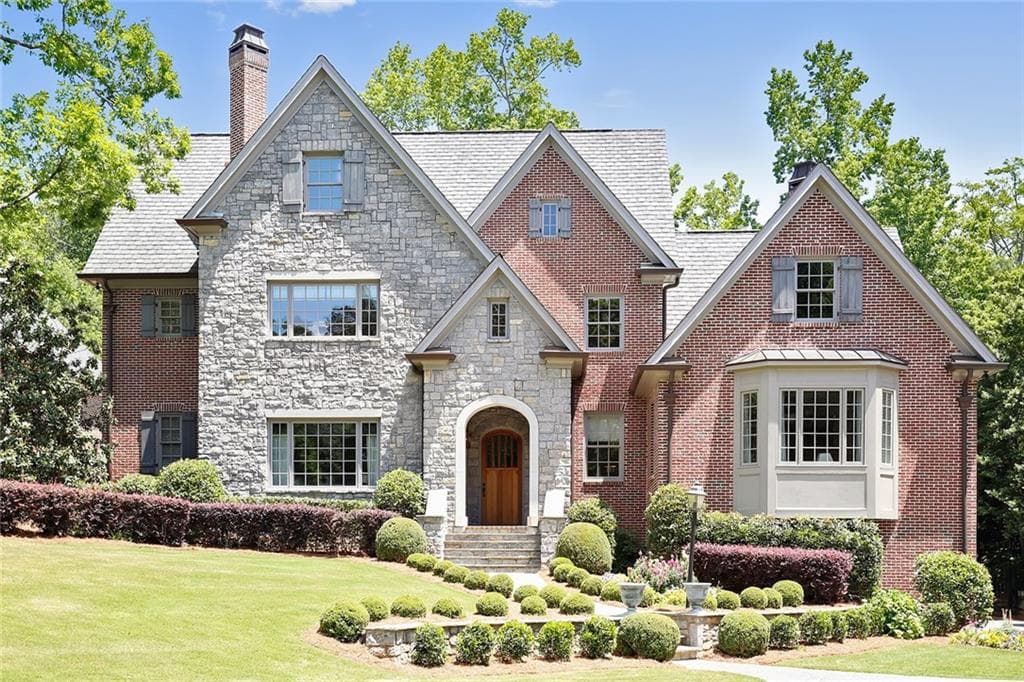 5 bedroom, 5,711 sq ft single family residence sold at 2875 Mabry Lane, Brookhaven, GA 30319