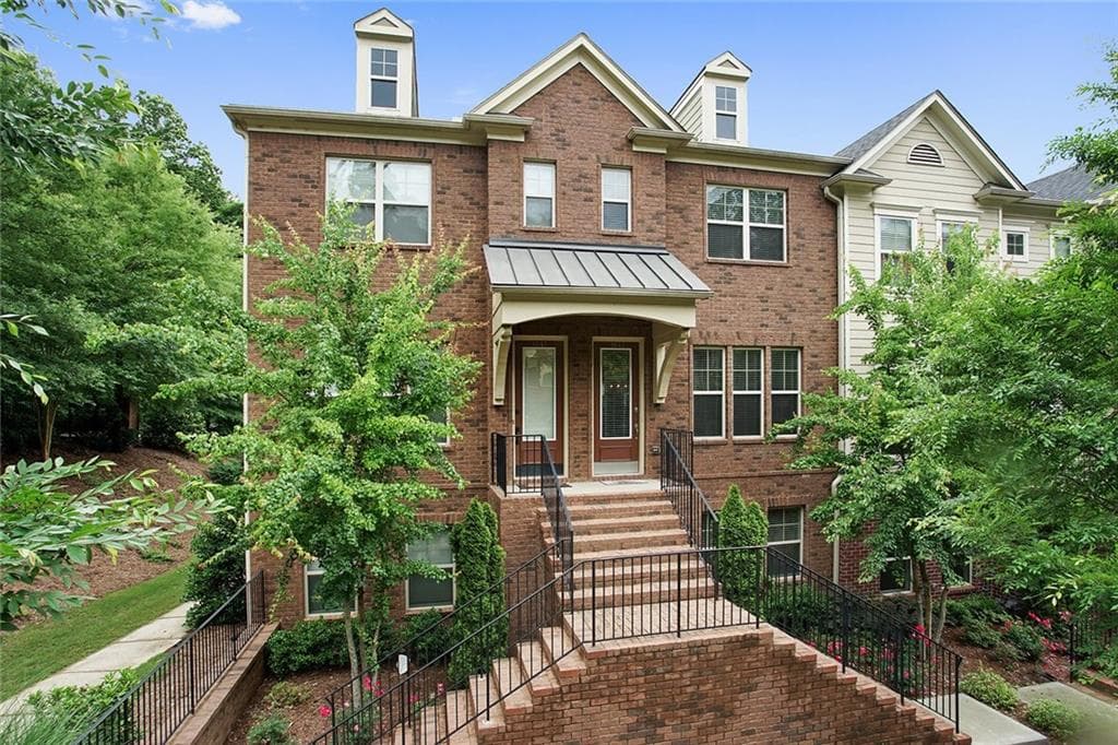 3 bedroom, 2,200 sq ft townhouse sold at 1643 Sabastian Point, Atlanta, GA 30329