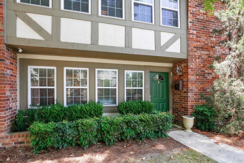 3 bedroom, 1,671 sq ft condominium sold at 2825 Northeast Expressway R4, Atlanta, GA 30345
