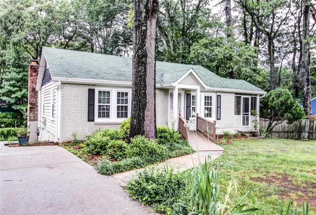 3 bedroom, 1,788 sq ft single family residence sold at 4096 Commanche Drive, Tucker, GA 30084
