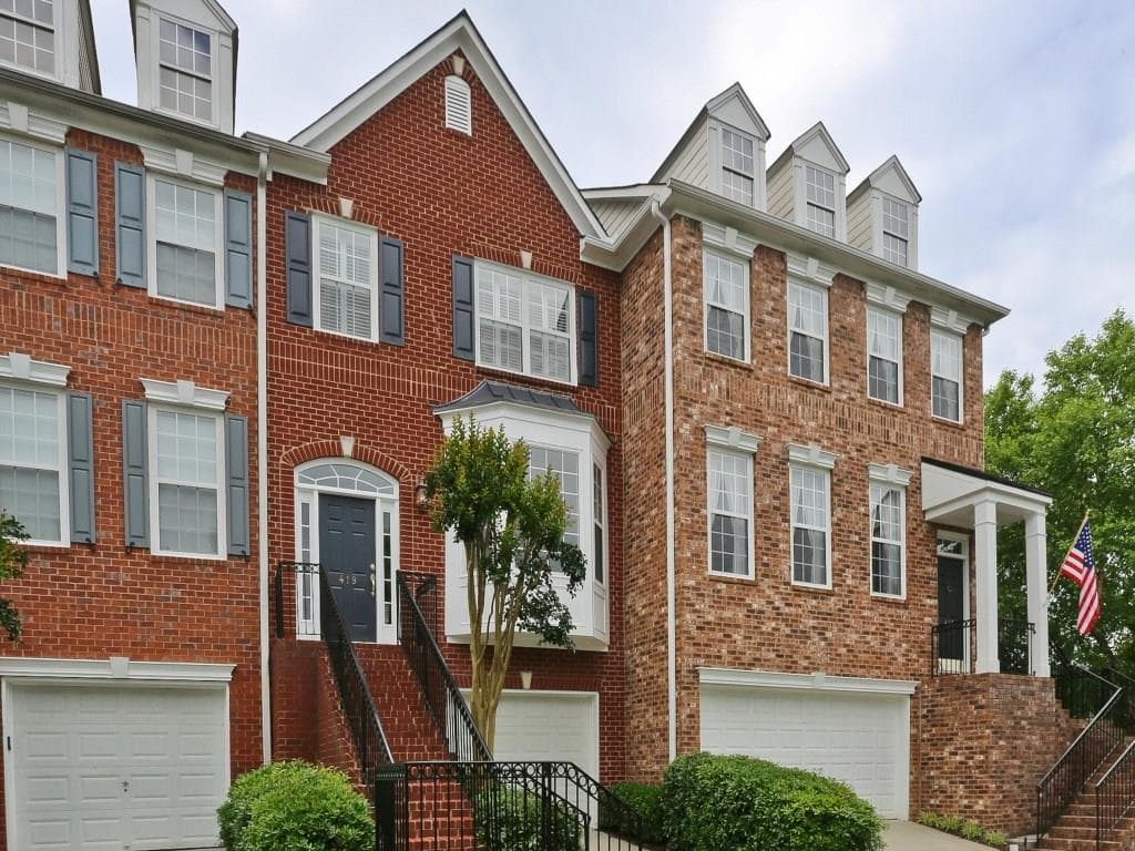 3 bedroom, 2,053 sq ft townhouse sold at 419 Iona Abbey Court, Smyrna, GA 30082