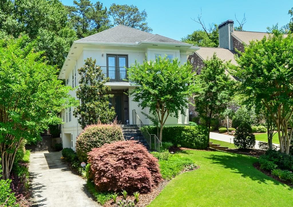 5 bedroom, 3,119 sq ft single family residence sold at 2249 Matthews Street, Brookhaven, GA 30319