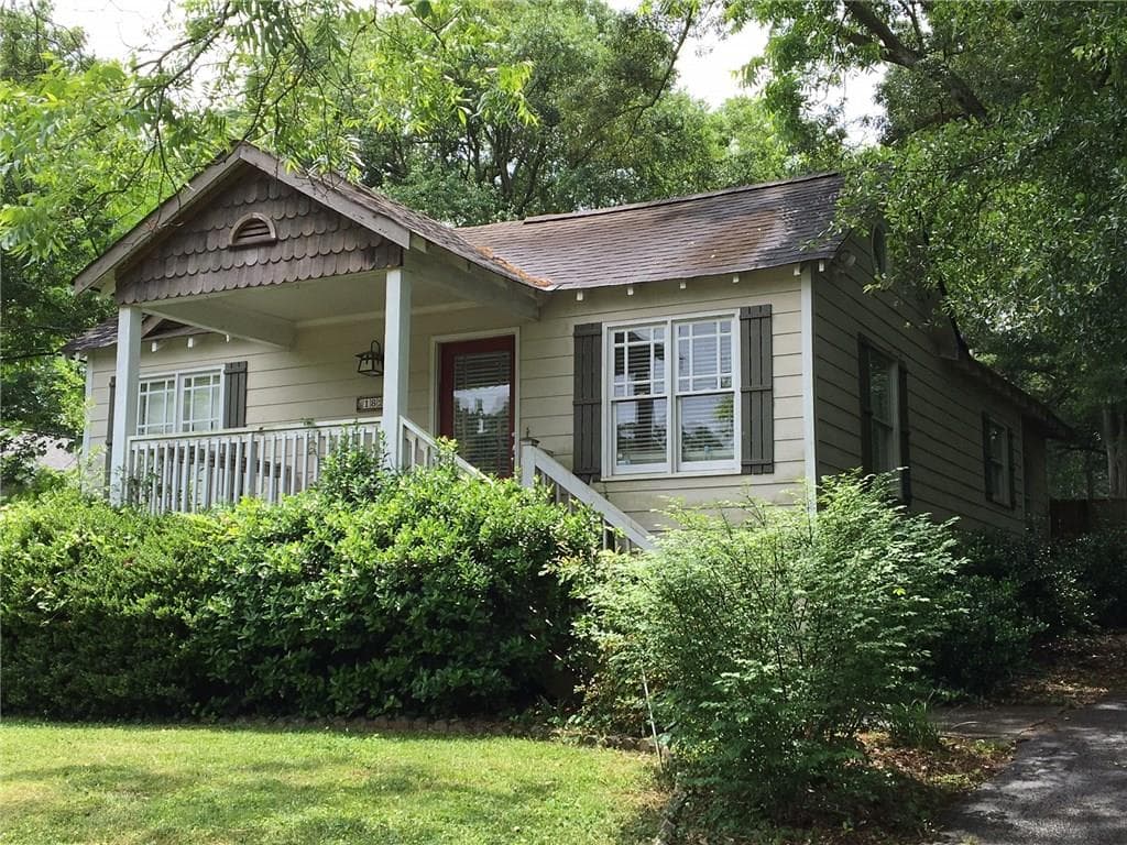 3 bedroom, 1,108 sq ft single family residence sold at 1821 Braeburn Circle, Atlanta, GA 30316