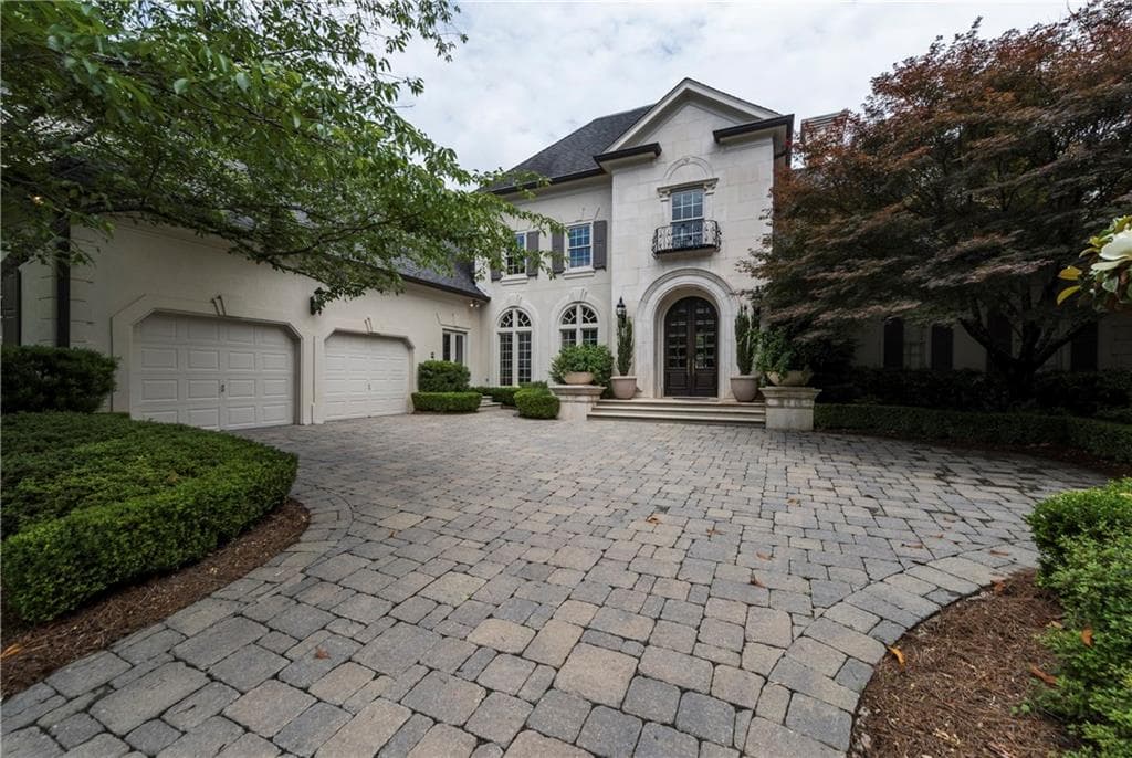 5 bedroom, 5,117 sq ft single family residence sold at 3233 Andrews Court, Atlanta, GA 30305