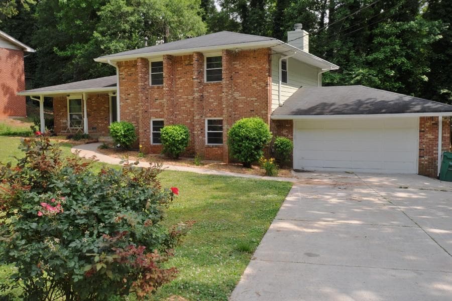 4 bedroom, 1,991 sq ft single family residence sold at 1771 Fayetteville Court, Atlanta, GA 30316