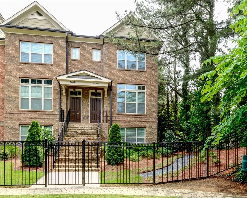 3 bedroom, 2,046 sq ft townhouse sold at 2254 Lavista Court, Atlanta, GA 30324