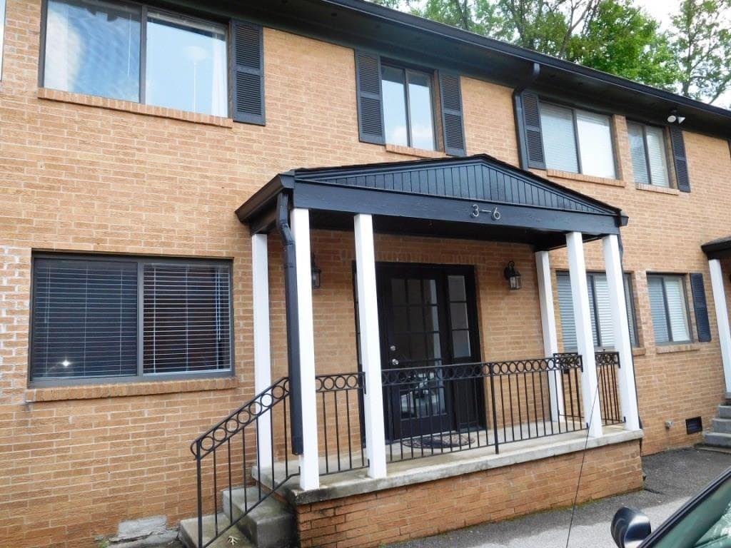 1 bedroom, 412 sq ft condominium sold at 960 Saint Charles Avenue 4, Atlanta, GA 30306