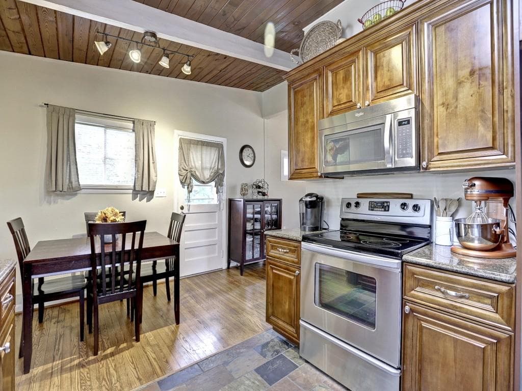 3 bedroom, 1,148 sq ft single family residence sold at 2373 Bynum Road, Brookhaven, GA 30319
