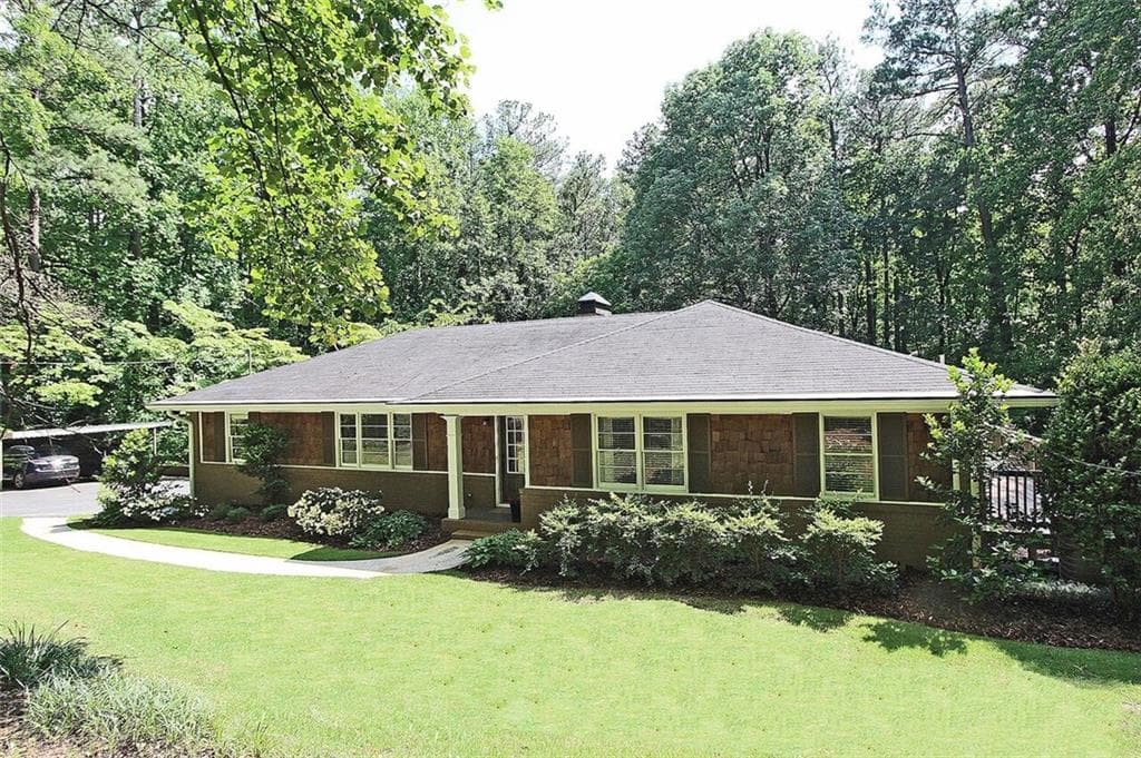4 bedroom, 3,860 sq ft single family residence sold at 135 Stewart Drive, Atlanta, GA 30342